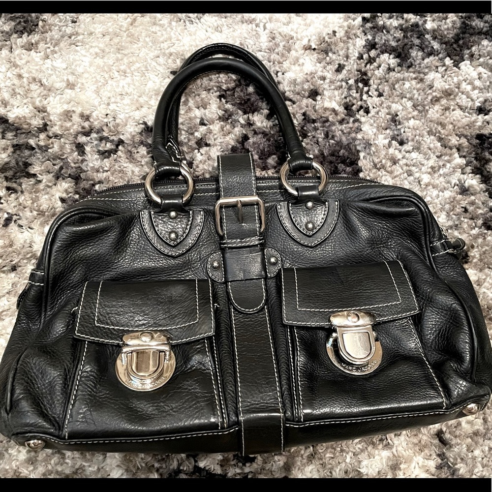 Marc Jacob’s black leather 2 pocket top handle Venetia Handbag